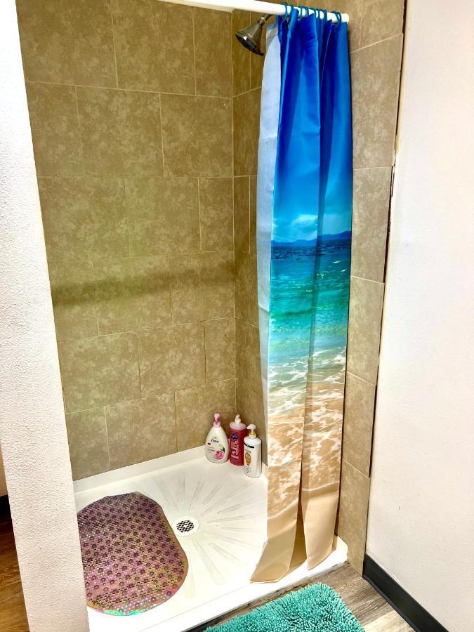 Private Room With Shared Bathroom On The 1St Floor 10 Minutes Walk To University Of Washington Seattle Exterior photo