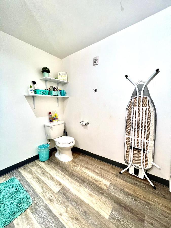Private Room With Shared Bathroom On The 1St Floor 10 Minutes Walk To University Of Washington Seattle Exterior photo