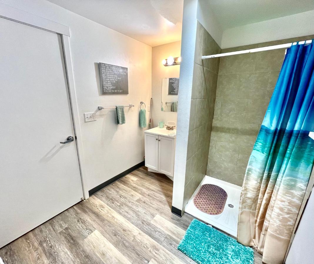 Private Room With Shared Bathroom On The 1St Floor 10 Minutes Walk To University Of Washington Seattle Exterior photo